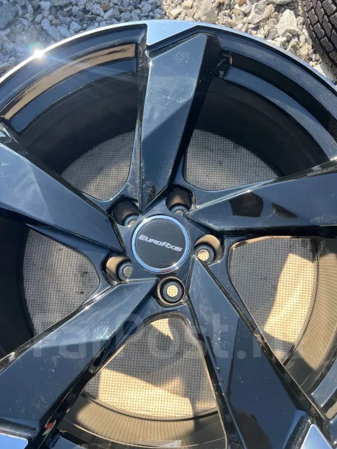 Axis. 8.5x20", 5x112, ET2 ����