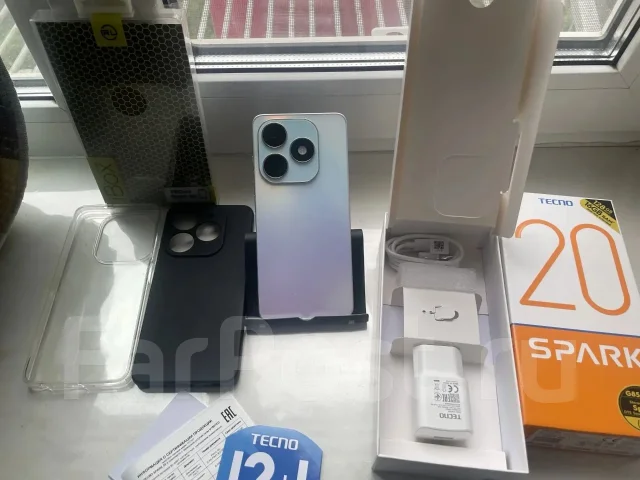 Tecno Spark 20. �/�, 128 ��, �����, 3G, 4G LTE, Dual-SIM ����