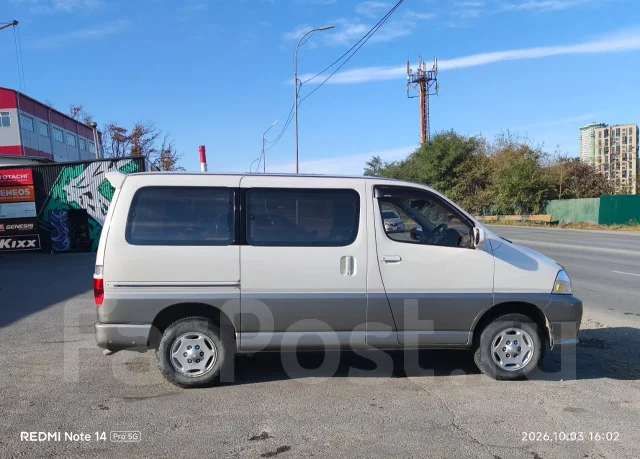 Toyota Grand Hiace. �������, 4wd, 3.4 (180��.�.), ������, 300 000����. �� ����