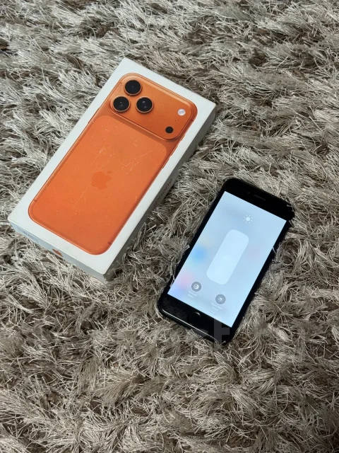 Apple iPhone 8. �/�, 256 ��, ������, 3G, 4G LTE, 5G, NFC ����