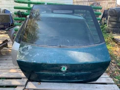 ������ ��������� Skoda Octavia tour 1U6827025 A4 1U6827025 ����