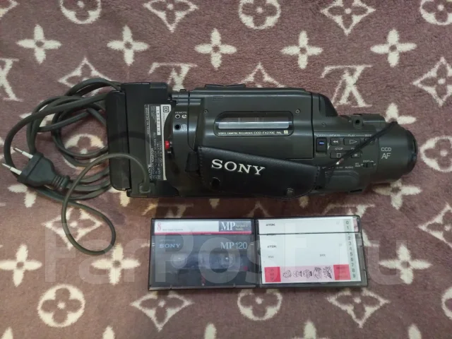 Sony CCD-FX270E ����