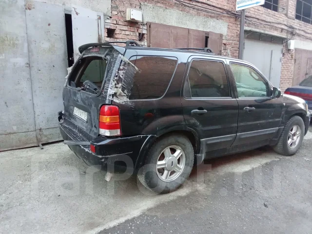 Ford Escape. 1KA ����