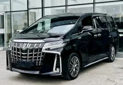 Toyota Alphard. � ��������� ����