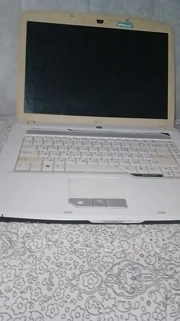 Acer Aspire 5720G. 15.4", 1,5����, ��� 1024 ��, ���� 120���, WiFi: 1 ����
