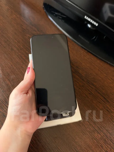 Apple iPhone 16 Pro Max. �/�, 256 ��, ������, 3G, 4G LTE, 5G, NFC, eSIM, ������� �������, ������������ ������� ����