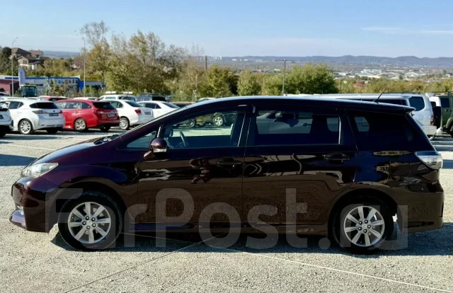 Toyota Wish. �������, 4wd, 1.8 (130��.�.), ������, 140 000����. �� ����
