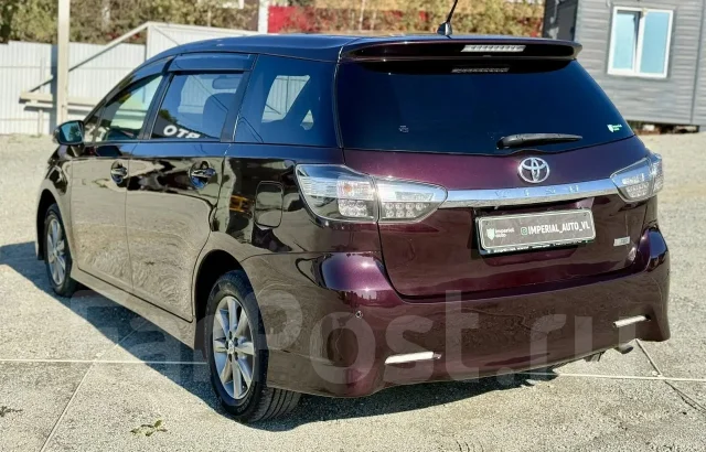 Toyota Wish. �������, 4wd, 1.8 (130��.�.), ������, 140 000����. �� ����