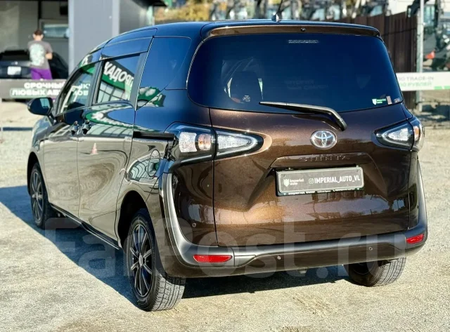 Toyota Sienta. �������, ��������, 1.5 (109��.�.), ������, 35 000����. �� ����