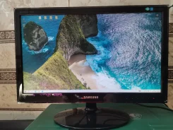 Samsung. 21.5", ���������� �� (LCD, LED, QLED) ����
