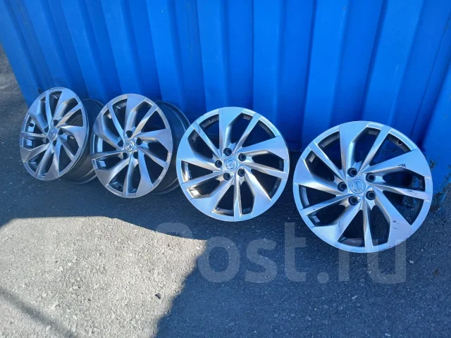 Nissan. 7.0x18", 5x114.3, ET45, �� 66,1���. ����