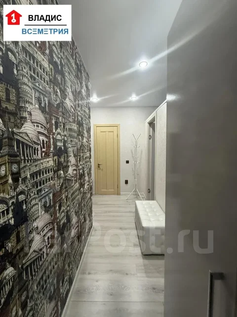 ������ ���������. 69.7��&sup2;, ����� �������� 83, �-� �����, 1/3, ��������� ���� ����