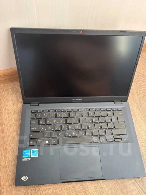 Asus ExpertBook. 14", 60����, ��� 8 ��, ���� 256���, WiFi: 1, Bluetooth: 1 ����