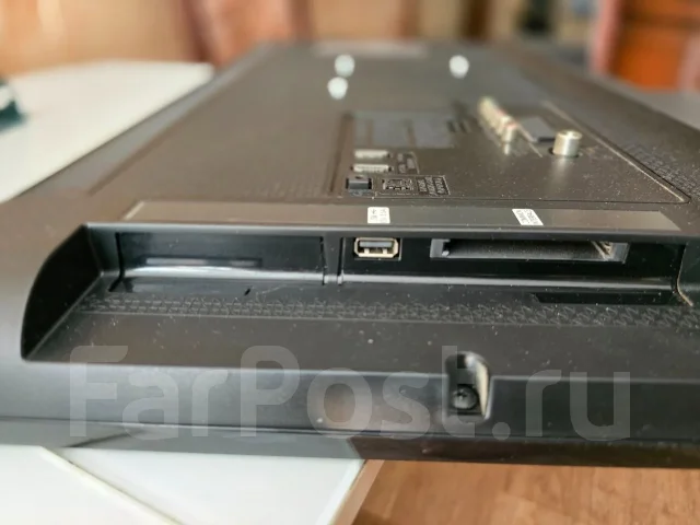 Samsung UE28J4100. LED ����