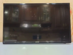 Samsung UE28J4100. LED ����