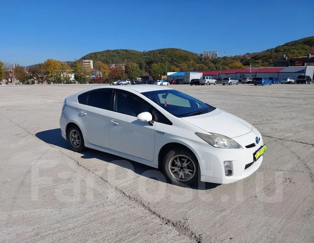 Toyota Prius. �������, ��������, 1.8 (99��.�.), ������, 332 998����. �� ����