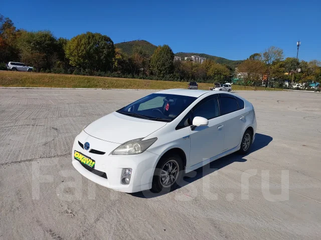 Toyota Prius. �������, ��������, 1.8 (99��.�.), ������, 332 998����. �� ����