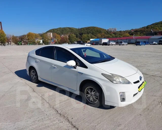 Toyota Prius. �������, ��������, 1.8 (99��.�.), ������, 332 998����. �� ����