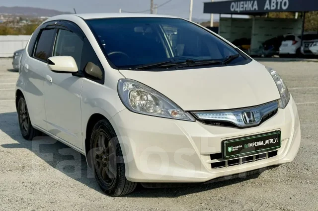 Honda Fit. �������, ��������, 1.3 (88��.�.), ������, 189 000����. �� ����