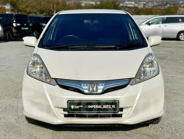 Honda Fit. �������, ��������, 1.3 (88��.�.), ������, 189 000����. �� ����