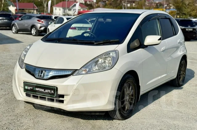 Honda Fit. �������, ��������, 1.3 (88��.�.), ������, 189 000����. �� ����