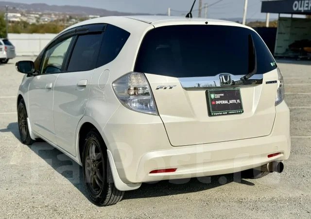 Honda Fit. �������, ��������, 1.3 (88��.�.), ������, 189 000����. �� ����