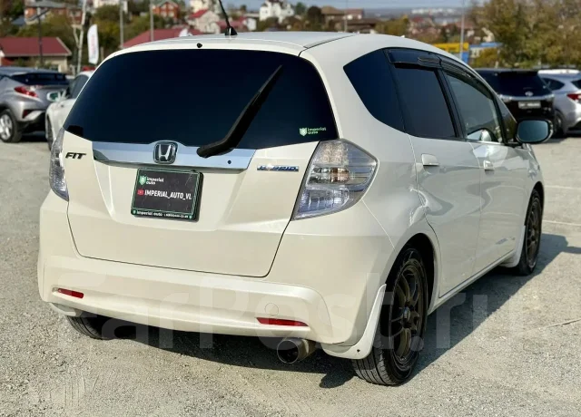 Honda Fit. �������, ��������, 1.3 (88��.�.), ������, 189 000����. �� ����