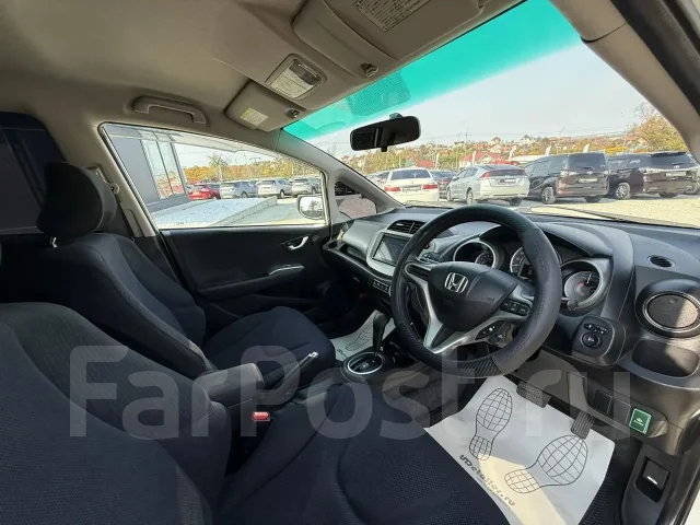 Honda Fit. �������, ��������, 1.3 (88��.�.), ������, 189 000����. �� ����