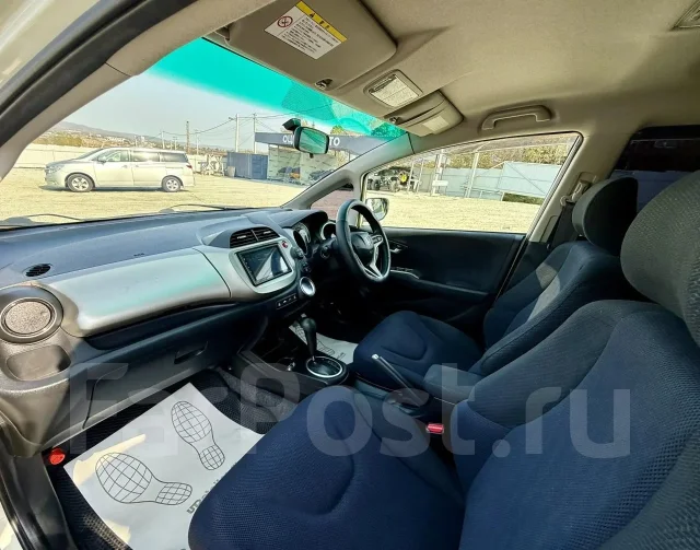 Honda Fit. �������, ��������, 1.3 (88��.�.), ������, 189 000����. �� ����