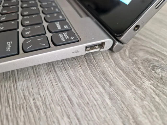 Lenovo IdeaPad. 10.1", 1,1����, ��� 4 ��, ���� 120���, WiFi: 1, Bluetooth: 1, ����������� �� 6��. ����