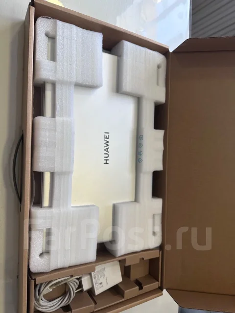 Huawei. ���� 512���, WiFi: 1, Bluetooth: 1, ����������� �� 3��. ����
