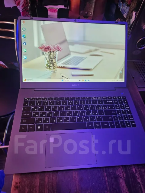 DEXP Atlas. 15.6", ��� 8 ��, ���� 256���, WiFi: 1, Bluetooth: 1, ����������� �� 8��. ����