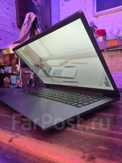 DEXP Atlas. 15.6", ��� 8 ��, ���� 256���, WiFi: 1, Bluetooth: 1, ����������� �� 8��. ����
