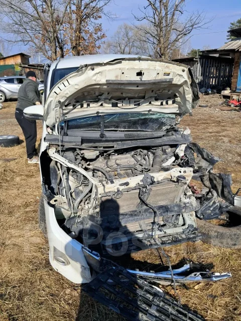 Toyota Noah. �������, ��������, 2.0 (152��.�.), ������, 250 000����. �� ����