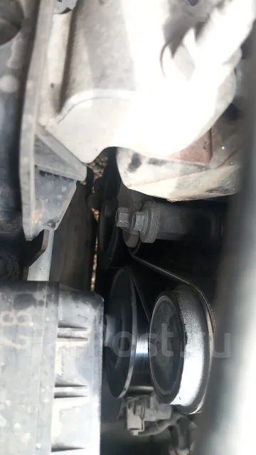 Toyota Noah. �������, ��������, 2.0 (152��.�.), ������, 250 000����. �� ����