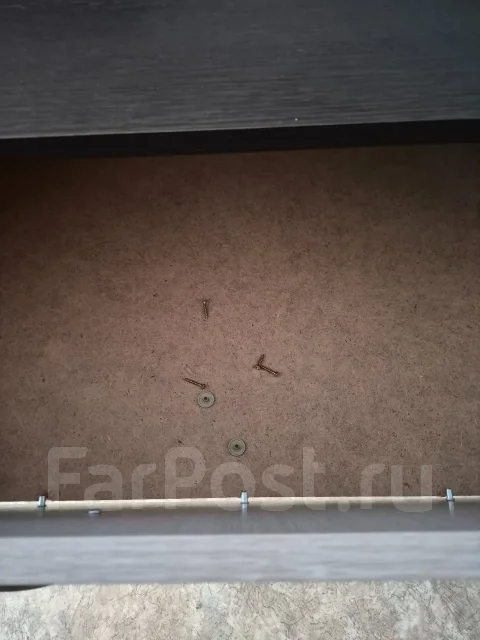 ����� ����