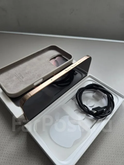 Apple iPhone 16 Pro. �/�, 256 ��, �������, 4G LTE ����