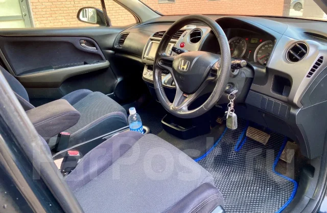 Honda Stream. �������, ��������, 1.8 (140��.�.), ������, 270����. �� ����