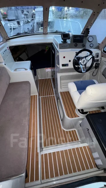 Nissan. ����� 7,5��., ��������� ���������, 140��.�., ������ ����