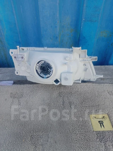 ���� Toyota Caldina ST190 ����� 81150-21020 ����