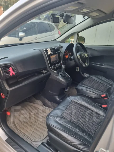 Toyota Ractis. ��������, 4wd, 1.5 (103��.�.), ������, 140 000����. �� ����