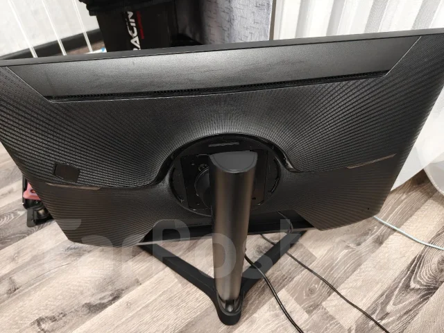 Samsung. 27" ����
