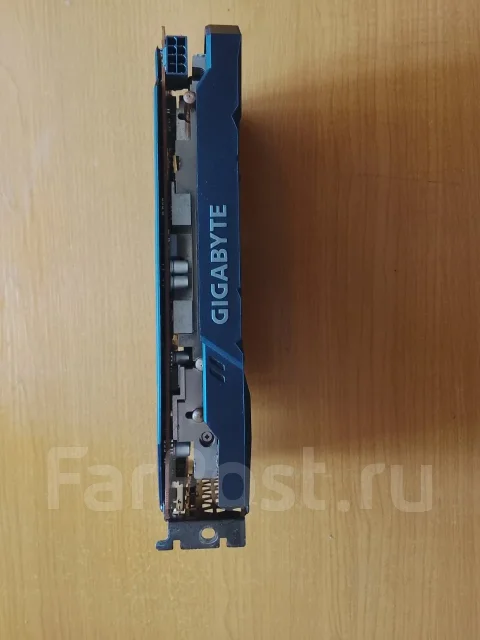 Radeon RX 5500 XT ����