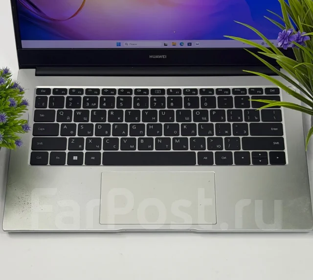 Huawei. 14.4", 2,4����, ��� 8 ��, ���� 512���, WiFi: 1, Bluetooth: 1, ����������� �� 6��. ����