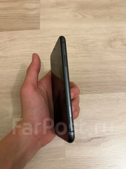 Apple iPhone 11. �/�, 128 ��, ������, 4G LTE, 5G, ����������, NFC, eSIM, ������� �������, ������������ ������� ����