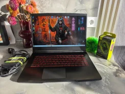 MSI. 15.6", 4,1����, ��� 16 ��, ���� 512���, WiFi: 1, Bluetooth: 1, ����������� �� 2��. ����