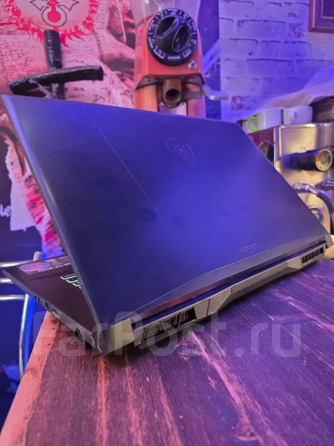 MSI Katana 17 B12VEK. 17.3", ��� 16 ��, ���� 512���, WiFi: 1, Bluetooth: 1, ����������� �� 4��. ����