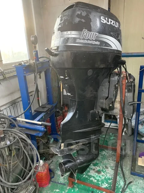 Suzuki. 70��.�., 4-�������, ����������, ���� U (762 ��), 2009 ��� ����