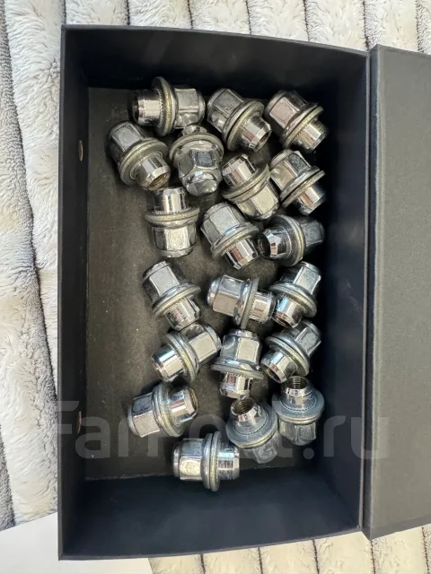 Toyota. x18", 5x114.3 ����