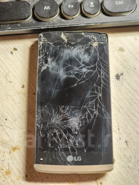 LG Leon H324. �/�, �� 8 ��, �������, 3G ����